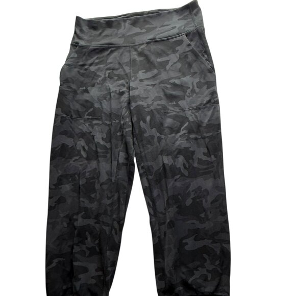 LULULEMON Camo Camouflage Crop Sweatpants Athletic Yoga Pants.  Stretchy.  Black - Picture 2 of 13